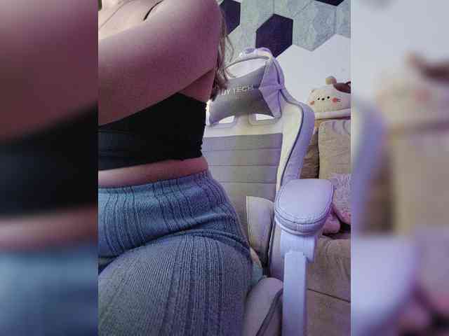 LarisaMaia webcam