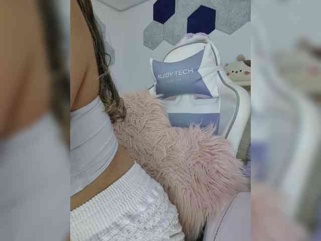 LarisaMaia webcam