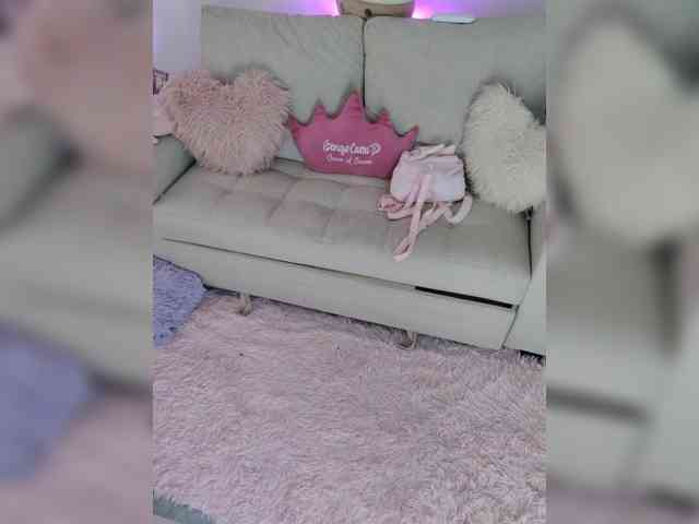 LarisaMaia webcam