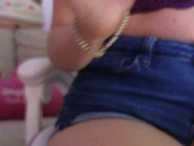 LarisaMaia webcam