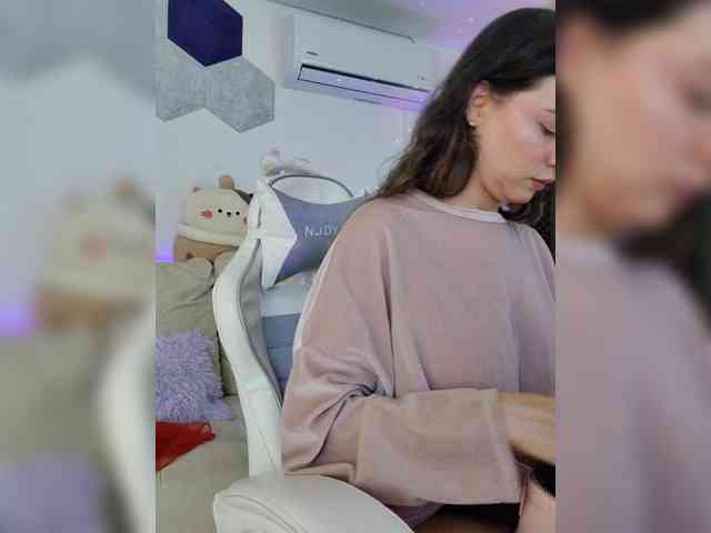 LarisaMaia webcam
