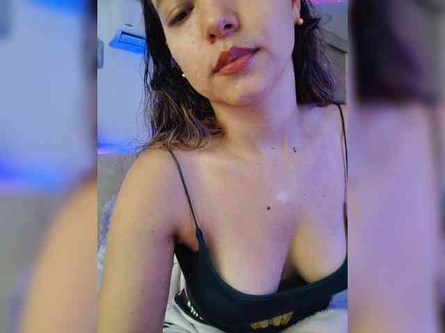 LarisaMaia webcam
