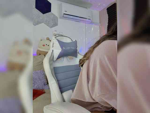 LarisaMaia webcam