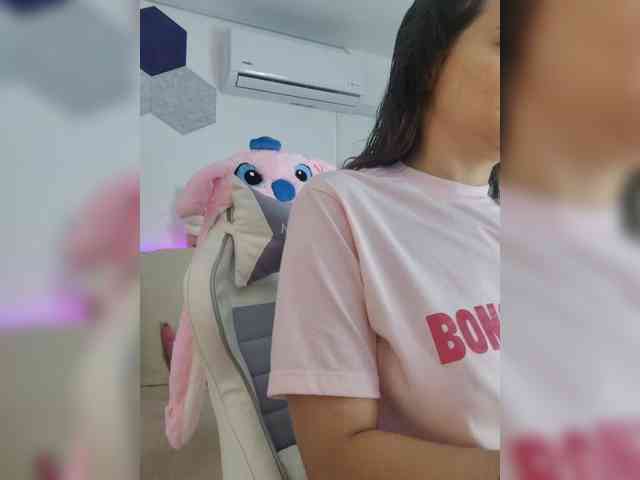 LarisaMaia webcam