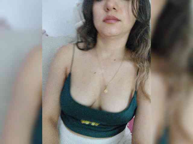 LarisaMaia webcam