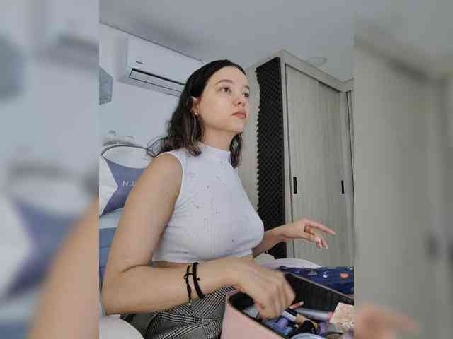 LarisaMaia webcam