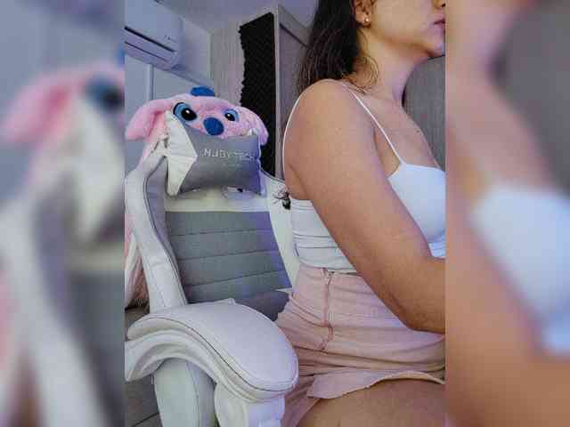LarisaMaia webcam