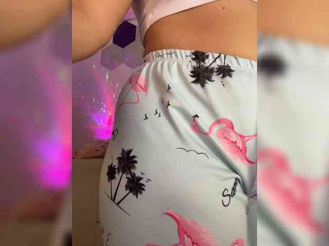 LarisaMaia webcam