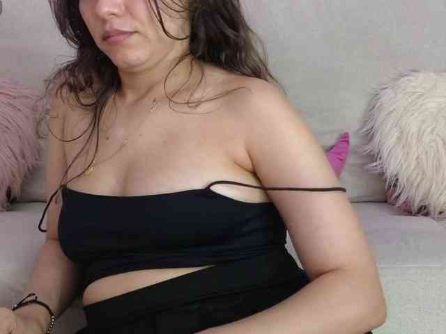 LarisaMaia webcam