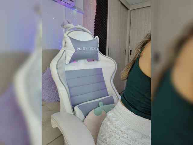 LarisaMaia webcam