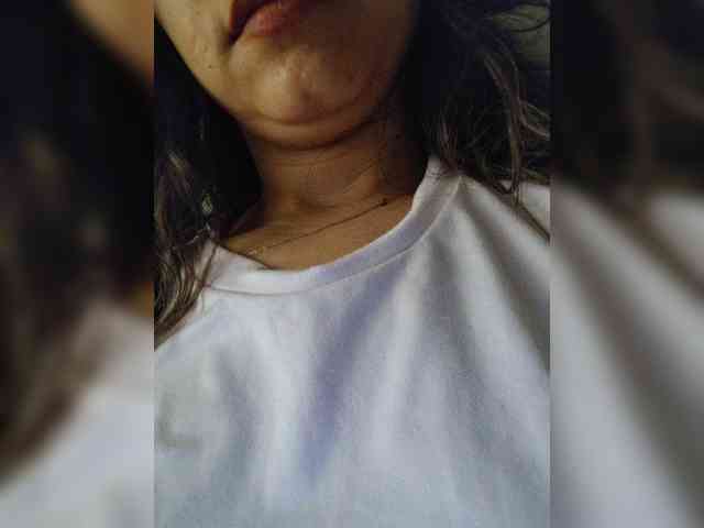 LarisaMaia webcam