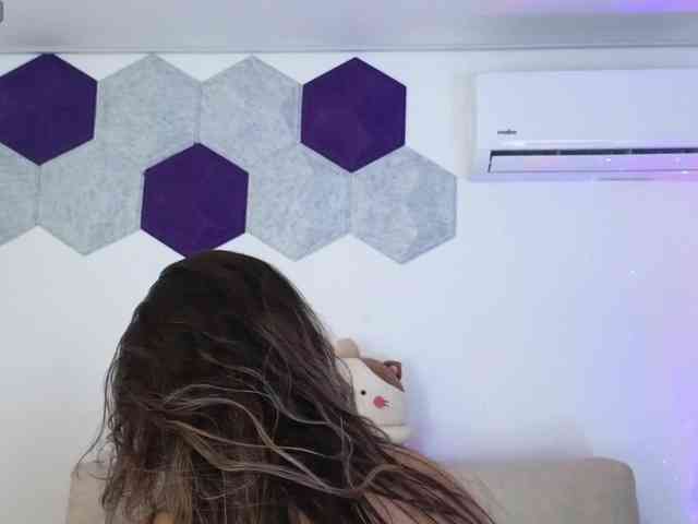 LarisaMaia webcam