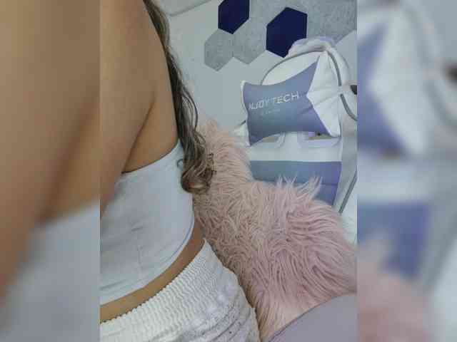 LarisaMaia webcam