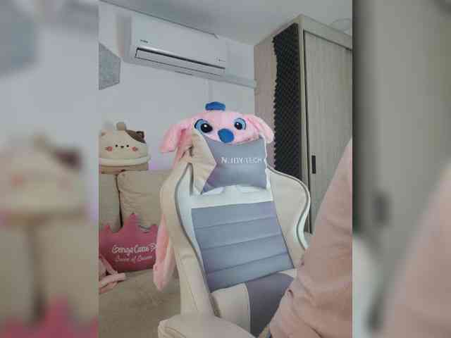 LarisaMaia webcam
