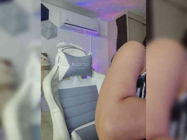 LarisaMaia webcam