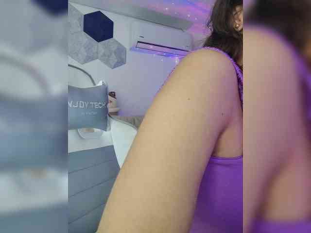 LarisaMaia webcam