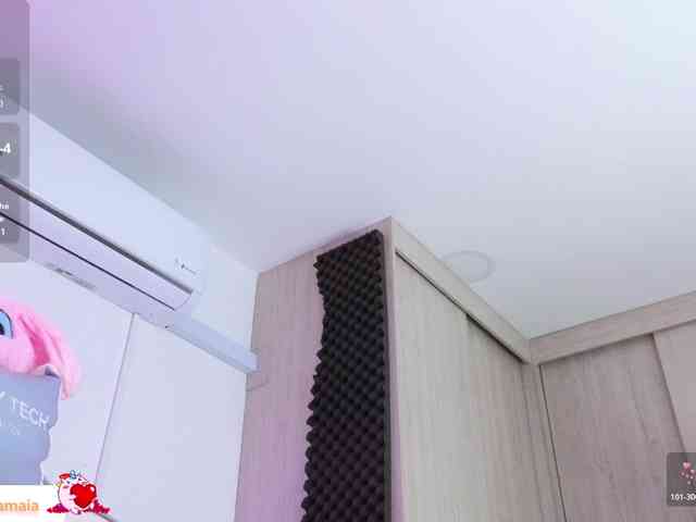 LarisaMaia webcam
