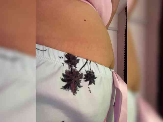 LarisaMaia webcam