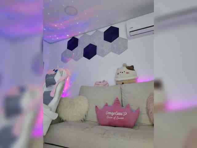 LarisaMaia webcam