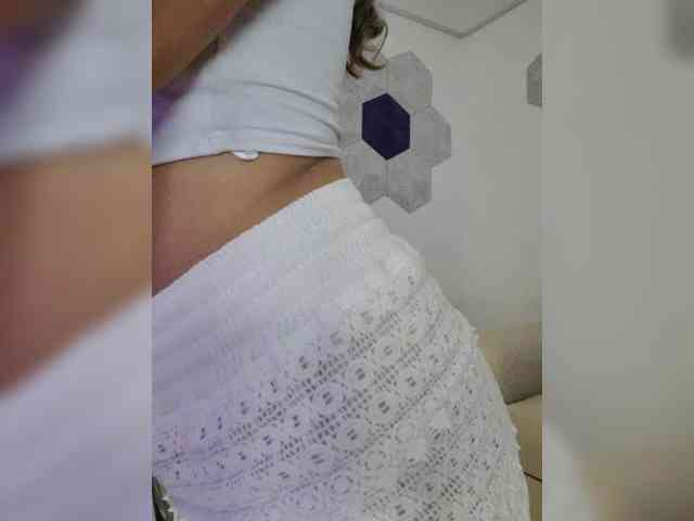 LarisaMaia webcam