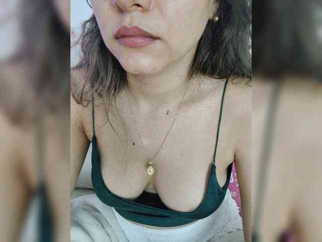 LarisaMaia webcam
