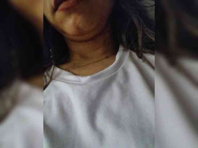 LarisaMaia webcam
