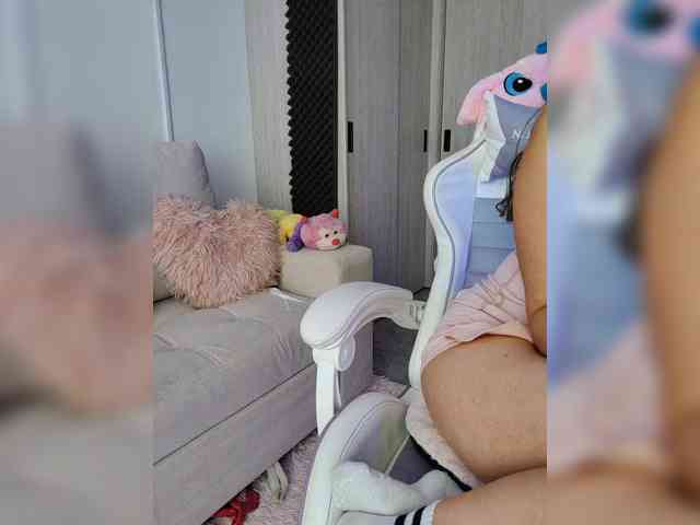 LarisaMaia webcam