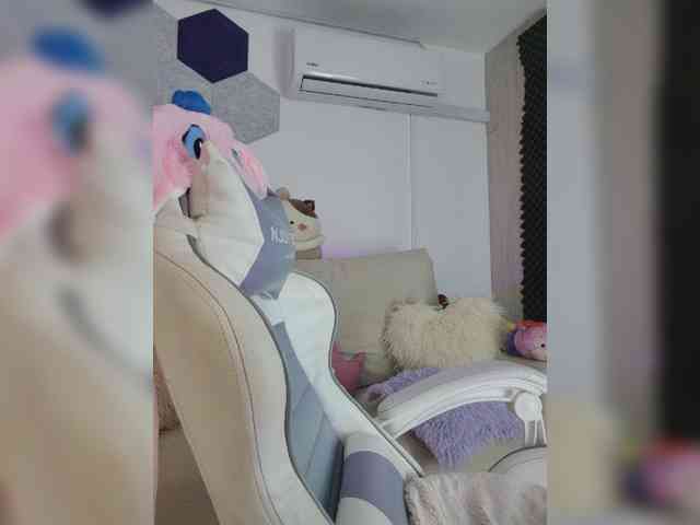 LarisaMaia webcam