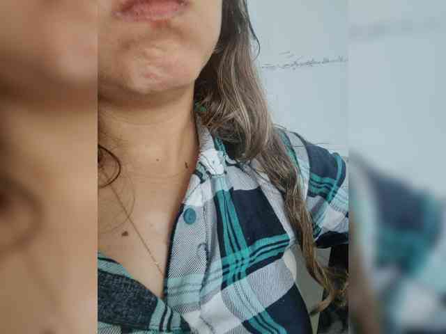 LarisaMaia webcam