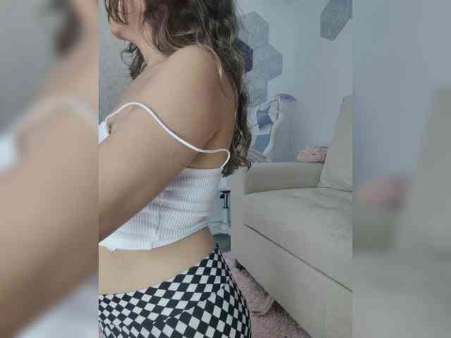 LarisaMaia webcam