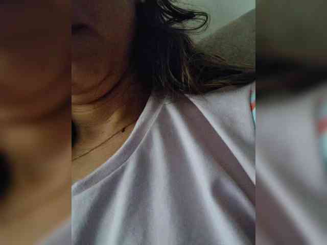 LarisaMaia webcam
