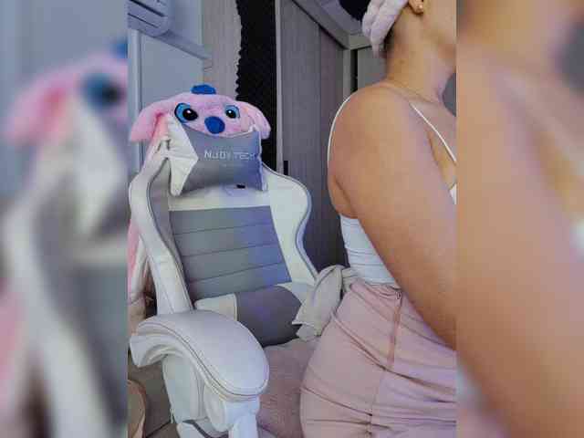 LarisaMaia webcam