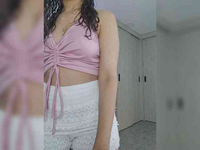 LarisaMaia webcam
