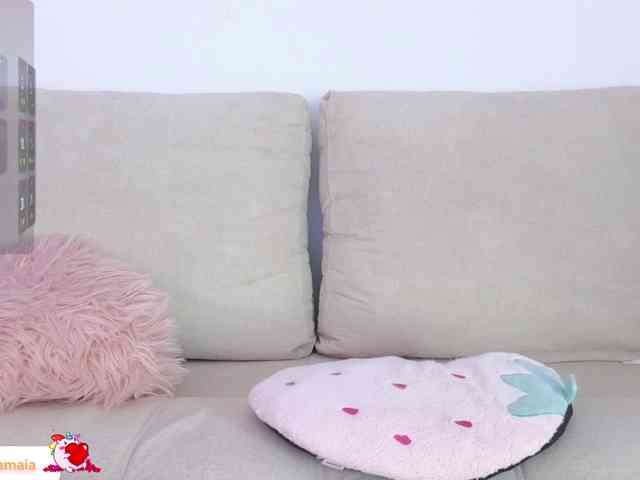 LarisaMaia webcam
