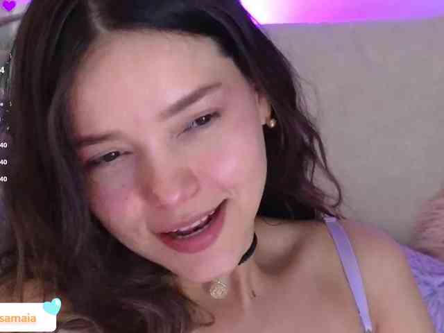 LarisaMaia webcam