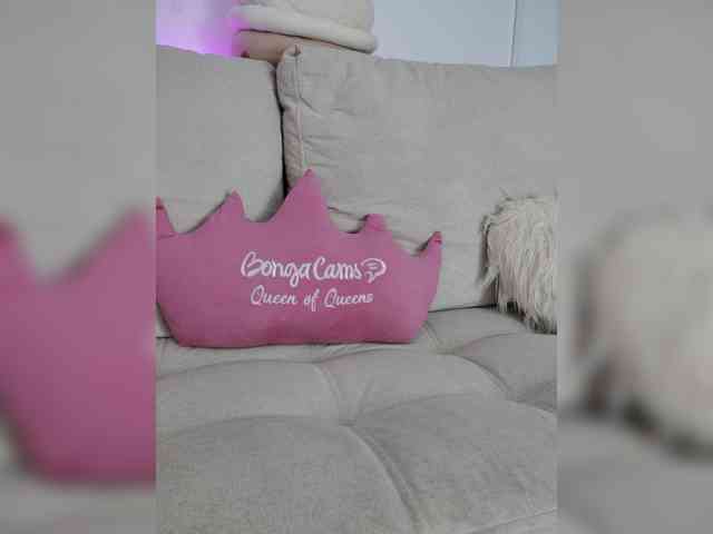 LarisaMaia webcam