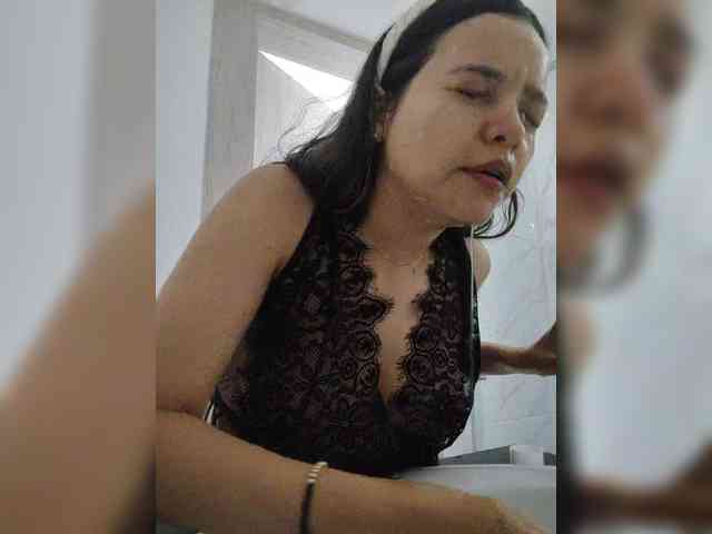LarisaMaia webcam