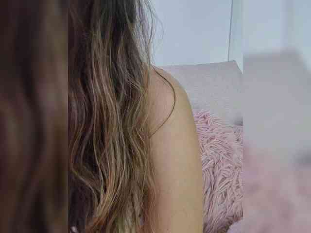 LarisaMaia webcam