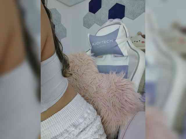 LarisaMaia webcam