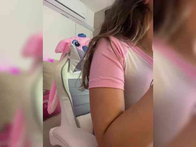LarisaMaia webcam
