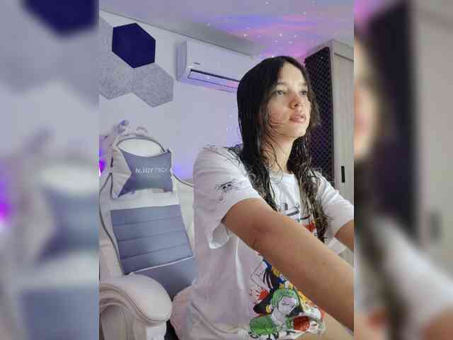 LarisaMaia webcam