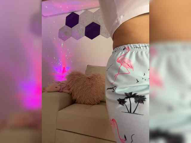 LarisaMaia webcam