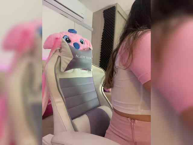 LarisaMaia webcam