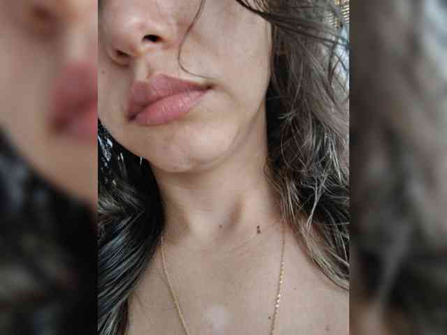 LarisaMaia webcam