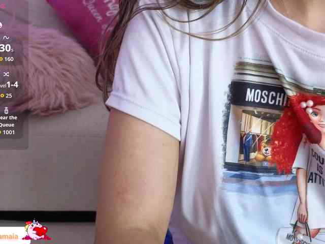 LarisaMaia webcam