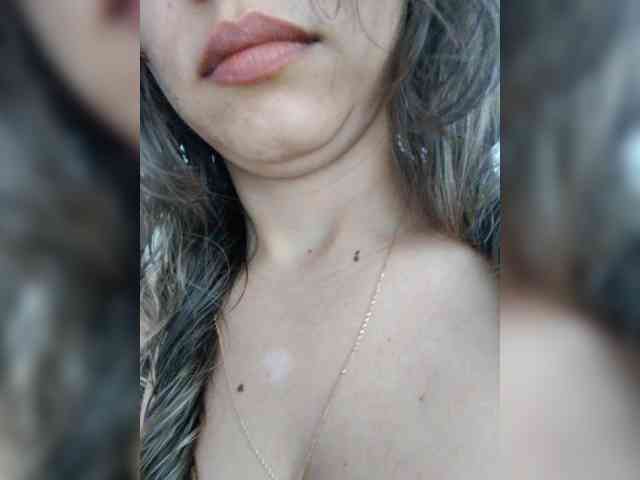 LarisaMaia webcam