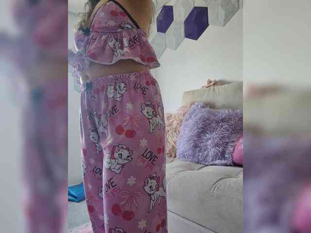 LarisaMaia webcam