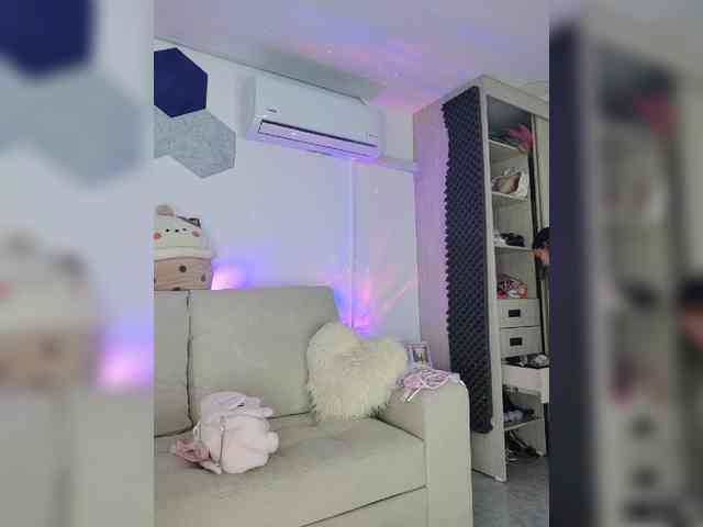 LarisaMaia webcam