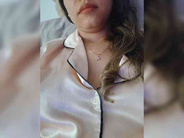 LarisaMaia webcam