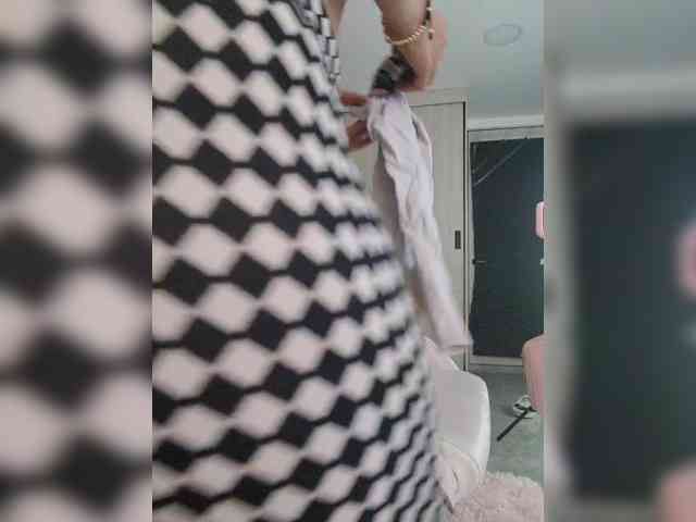 LarisaMaia webcam